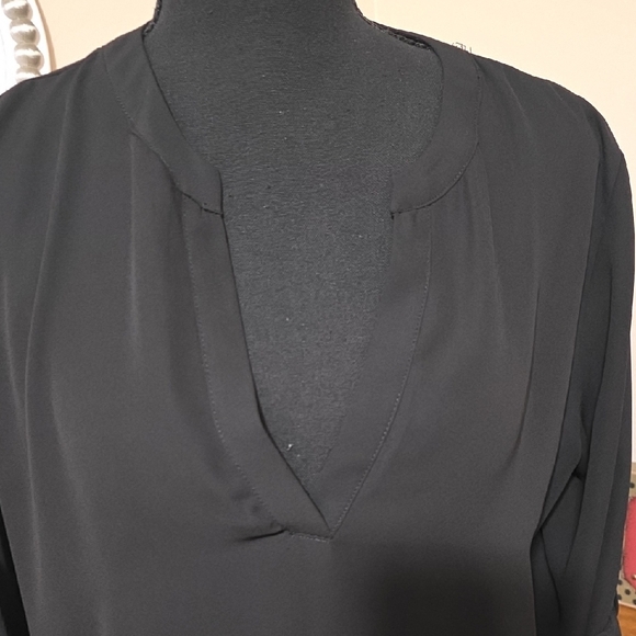 The Limited Elegant Black Blouse - Picture 4 of 6